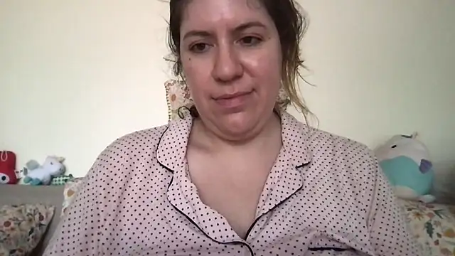 Snapshot of HYPHYtype chatting on November 6, 7:48 pm HYPHYtype online show from November 6, 7:48 pm