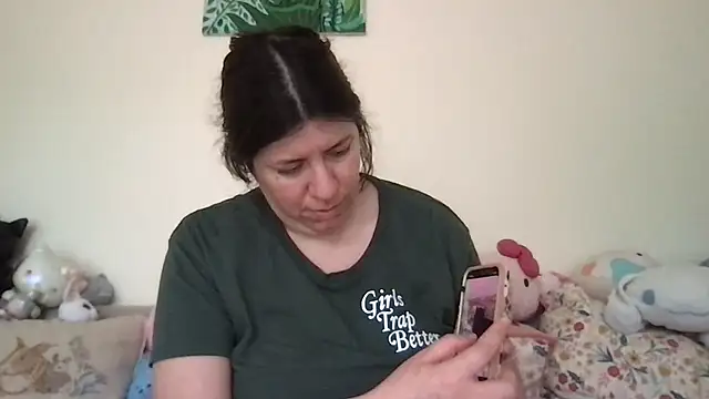 Snapshot of HYPHYtype chatting on November 19, 10:43 pm HYPHYtype online show from November 19, 10:43 pm