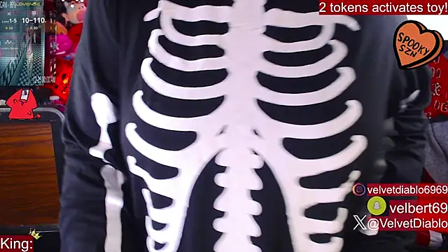 Snapshot of VelvetDiablo chatting on October 22, 12:00 am VelvetDiablo online show from October 22, 12:00 am