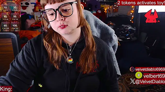 Snapshot of VelvetDiablo chatting on November 26, 12:55 am VelvetDiablo online show from November 26, 12:55 am