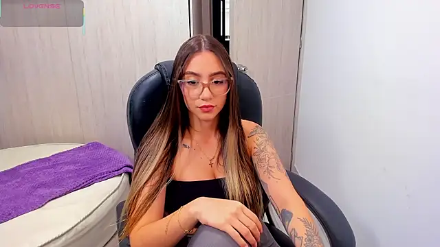 StacyConner online show from March 31, 1:07 am