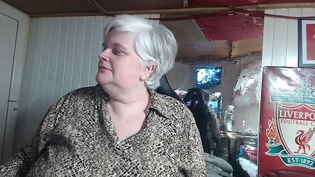 sexychazza16 online show from December 13, 6:16 pm