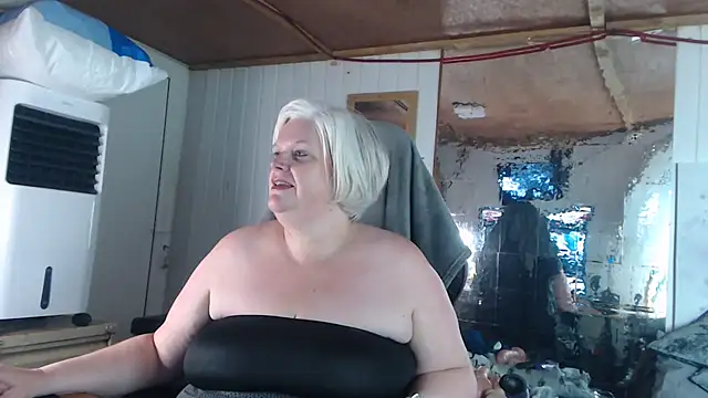 sexychazza16 online show from October 21, 8:09 pm