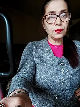 Snapshot of Love_Tina56 chatting on October 2, 6:42 am Love Tina56 online show from October 2, 6:42 am