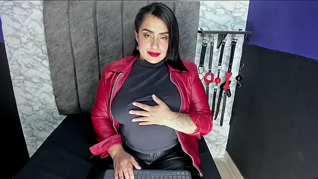 Snapshot of CelestteSweett chatting on February 7, 3:45 am CelestteSweett online show from February 7, 3:45 am