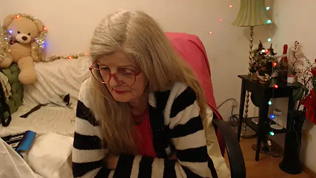 Snapshot of BlairFort chatting on December 14, 4:20 pm BlairFort online show from December 14, 4:20 pm