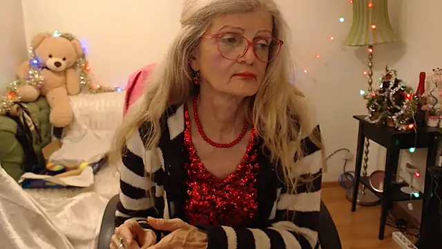 Snapshot of BlairFort chatting on December 17, 7:59 pm BlairFort online show from December 17, 7:59 pm