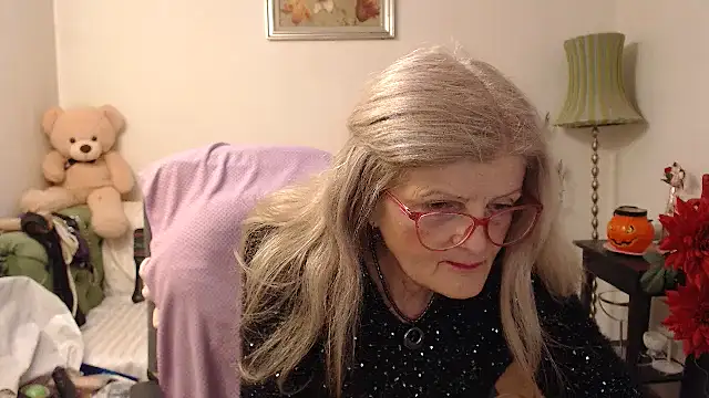 Snapshot of BlairFort chatting on November 26, 1:45 pm BlairFort online show from November 26, 1:45 pm