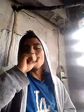 Snapshot of AlexAlejandro13 chatting on January 3, 6:24 pm AlexAlejandro13 online show from January 3, 6:24 pm