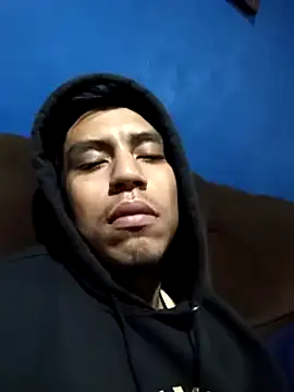 Snapshot of AlexAlejandro13 chatting on January 6, 11:52 pm AlexAlejandro13 online show from January 6, 11:52 pm