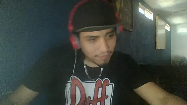 Snapshot of AlexAlejandro13 chatting on October 21, 7:03 pm AlexAlejandro13 online show from October 21, 7:03 pm