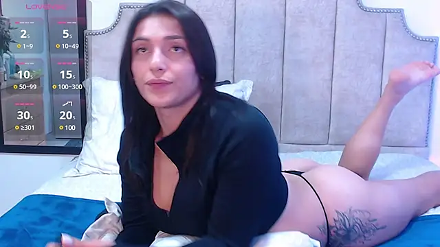 Snapshot of EricaVanderhill chatting on March 7, 12:26 am EricaVanderhill online show from March 7, 12:26 am