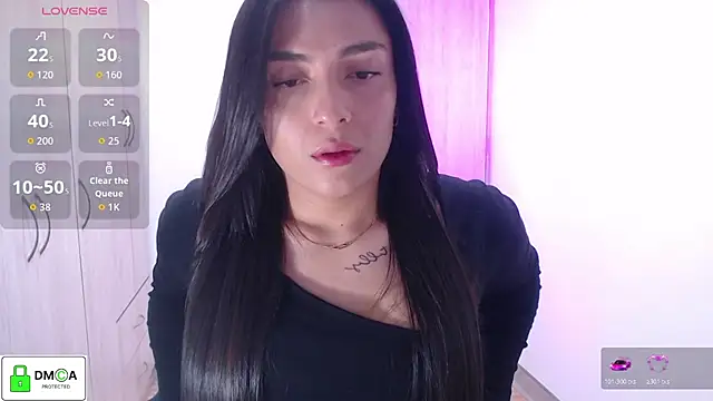 Snapshot of EricaVanderhill chatting on November 18, 1:55 am EricaVanderhill online show from November 18, 1:55 am