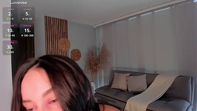 AnnieHallX online show from January 26, 8:02 pm