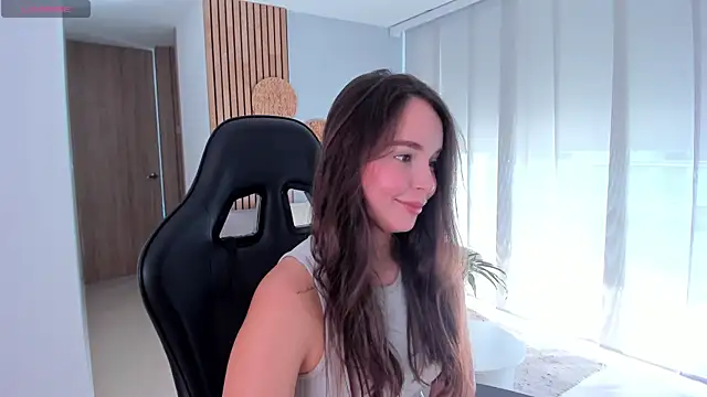 AnnieHallX online show from October 6, 8:06 pm