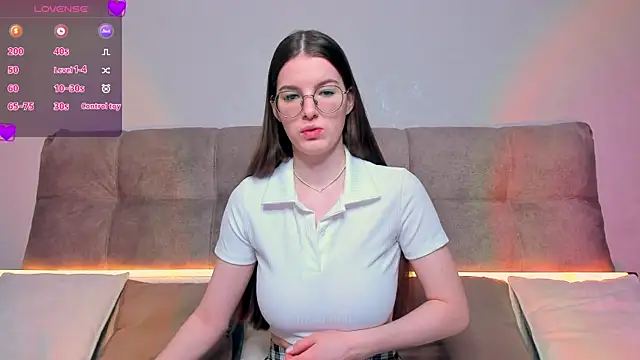 Snapshot of AriellaTesk chatting on March 18, 2:15 am AriellaTesk online show from March 18, 2:15 am