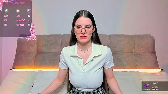 Snapshot of AriellaTesk chatting on November 18, 2:39 am AriellaTesk online show from November 18, 2:39 am