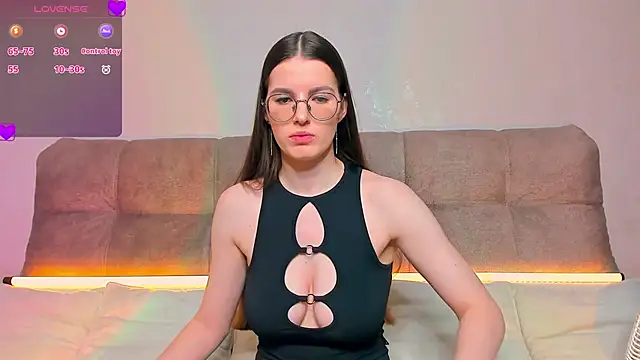 Snapshot of AriellaTesk chatting on February 11, 2:27 am AriellaTesk online show from February 11, 2:27 am