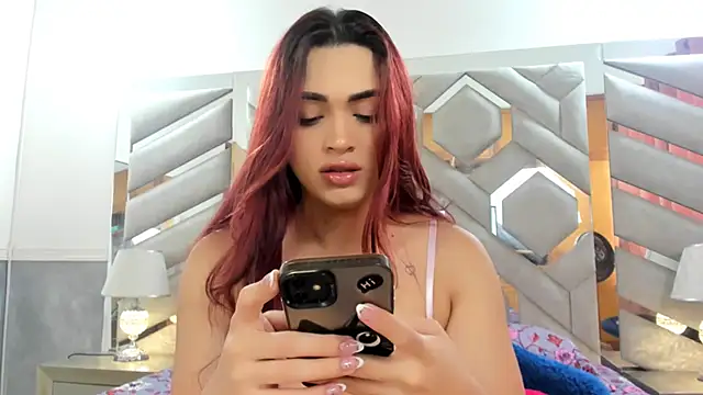 Snapshot of alexandra_fire69x chatting on October 17, 3:36 pm alexandra fire69x online show from October 17, 3:36 pm