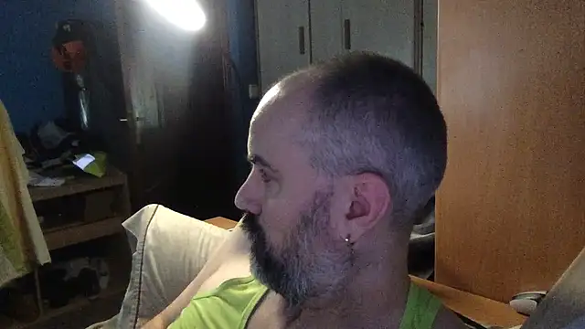 pollito1985 2 online show from February 11, 9:36 am