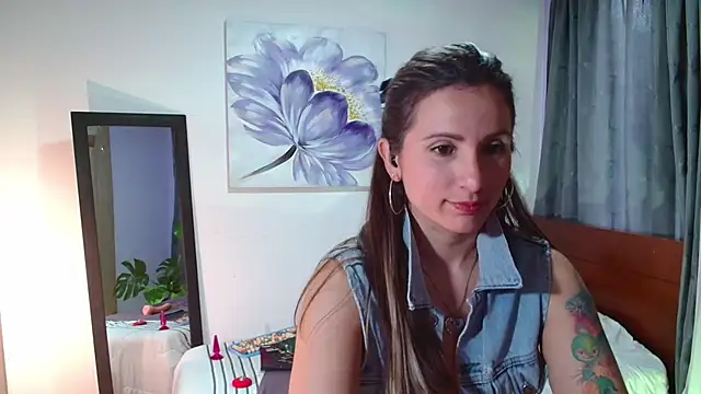 vanessabrown  online show from February 11, 7:38 pm