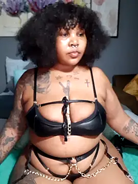 Snapshot of PearlSexxy69 chatting on February 25, 4:24 am PearlSexxy69 online show from February 25, 4:24 am