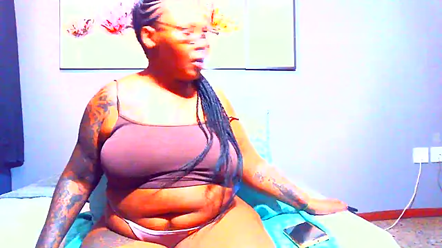 Snapshot of PearlSexxy69 chatting on February 28, 7:56 pm PearlSexxy69 online show from February 28, 7:56 pm
