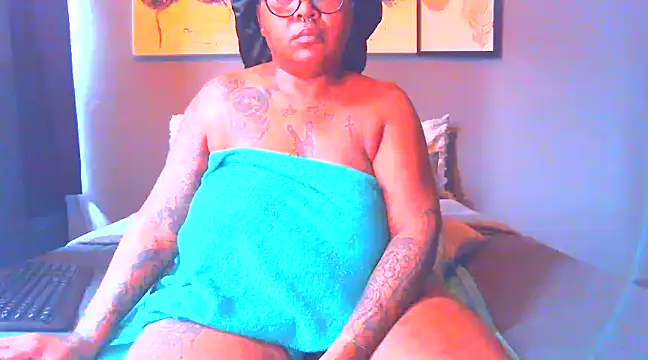 Snapshot of PearlSexxy69 chatting on March 3, 6:04 am PearlSexxy69 online show from March 3, 6:04 am