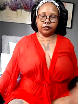 Snapshot of PearlSexxy69 chatting on March 7, 12:45 pm PearlSexxy69 online show from March 7, 12:45 pm