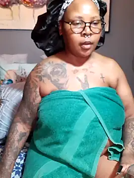 Snapshot of PearlSexxy69 chatting on March 9, 6:54 pm PearlSexxy69 online show from March 9, 6:54 pm