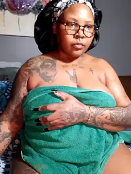 Snapshot of PearlSexxy69 chatting on March 22, 8:26 pm PearlSexxy69 online show from March 22, 8:26 pm