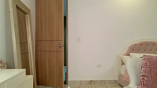 Sensualtease online show from January 6, 2:37 am