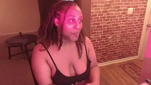 Snapshot of EntitledMistress chatting on March 4, 7:25 am EntitledMistress online show from March 4, 7:25 am