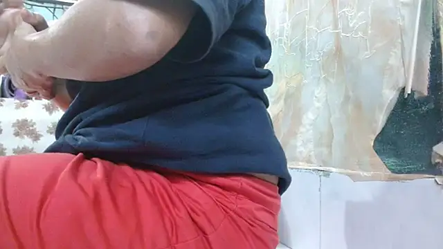 Snapshot of Star-Night chatting on February 21, 12:28 pm Star-Night online show from February 21, 12:28 pm