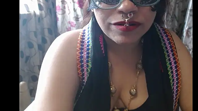 Snapshot of Star-Night chatting on October 5, 5:50 am Star-Night online show from October 5, 5:50 am