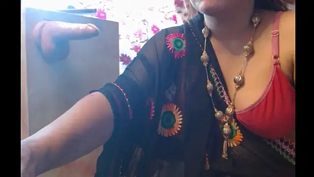 Snapshot of Star-Night chatting on October 25, 8:33 am Star-Night online show from October 25, 8:33 am