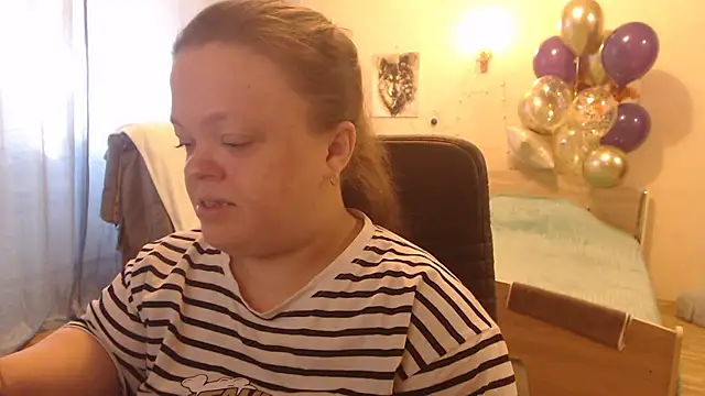 Janiffer MiMi online show from December 18, 9:04 am