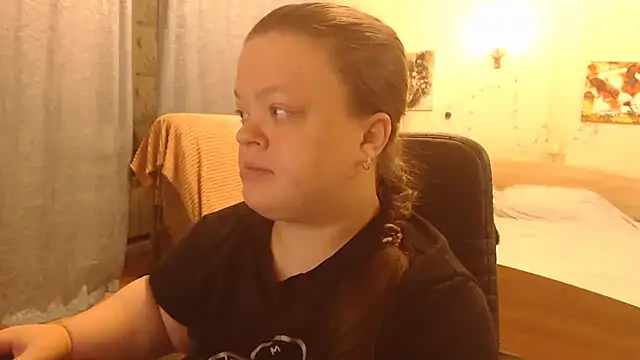 Janiffer MiMi online show from January 19, 7:04 pm