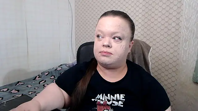 Janiffer MiMi online show from May 11, 4:04 pm