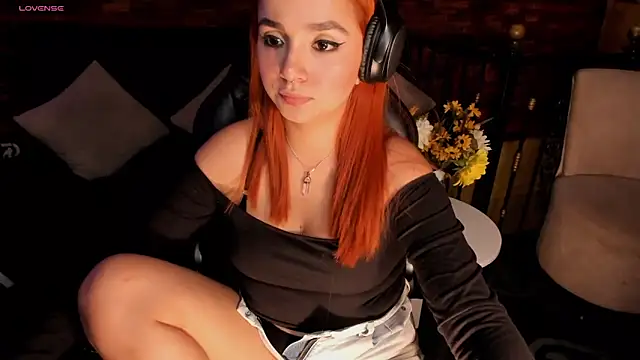 GiaBrooksX online show from November 7, 3:34 pm