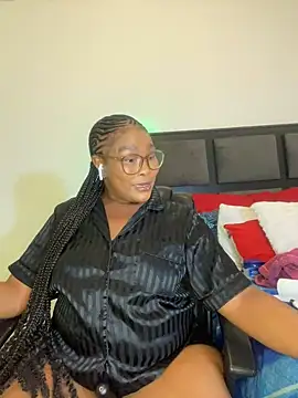 Snapshot of BADFATASS85 chatting on February 18, 9:20 pm BADFATASS85 online show from February 18, 9:20 pm