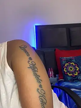 Snapshot of BADFATASS85 chatting on February 19, 2:44 pm BADFATASS85 online show from February 19, 2:44 pm