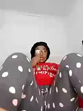 Snapshot of BADFATASS85 chatting on March 13, 9:54 am BADFATASS85 online show from March 13, 9:54 am