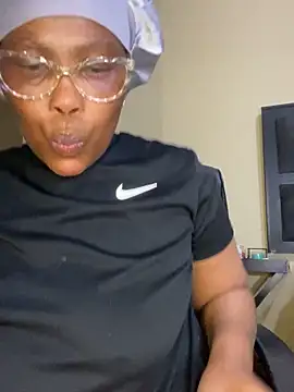 Snapshot of BADFATASS85 chatting on September 12, 9:59 pm BADFATASS85 online show from September 12, 9:59 pm