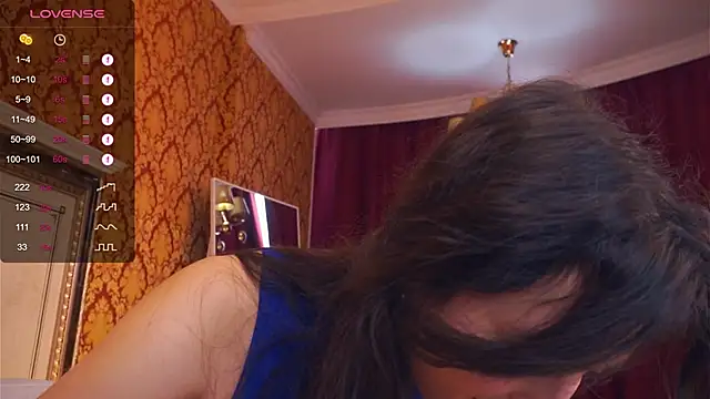 Holla Molly online show from January 21, 8:30 am