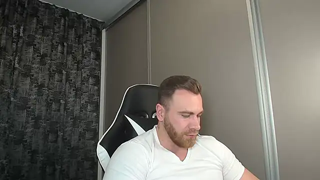 Thori92 online show from March 6, 8:37 pm