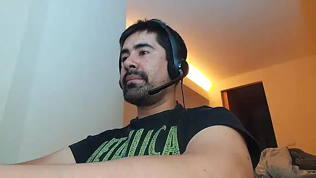 Snapshot of VonDoomdelToro chatting on February 13, 3:18 am VonDoomdelToro online show from February 13, 3:18 am