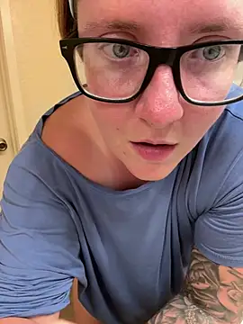 Lizzyloo online show from December 17, 10:22 pm