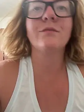 Lizzyloo online show from September 19, 4:18 pm