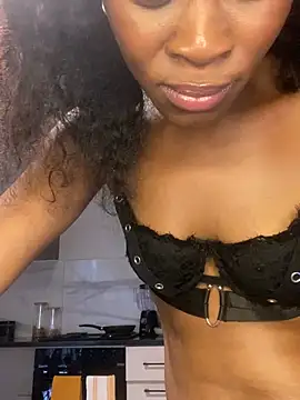 PETITE NAOMI online show from December 28, 4:19 am